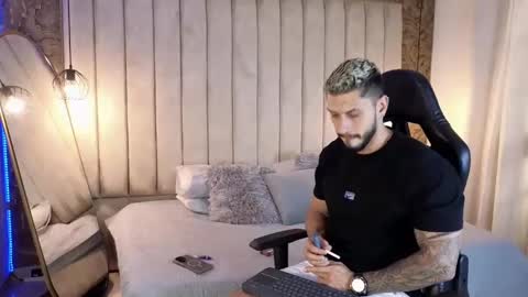 Snapshot of seth_vega_ chatting on January 2025 08:01:02 PM HEY IM SETH online show from January 2025 08:01:02 PM