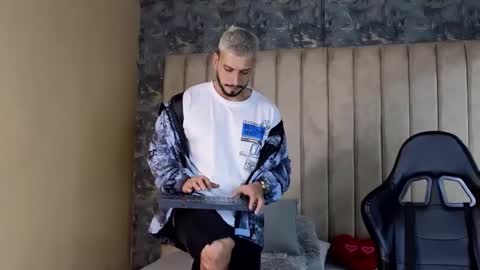 Snapshot of seth_vega_ chatting on February 2025 12:43:01 AM HEY IM SETH online show from February 2025 12:43:01 AM