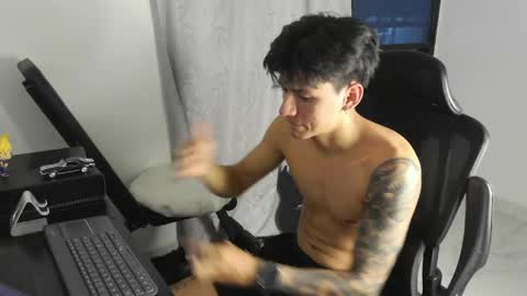 sex_love_sweat online show from May 2026 11:35:01 PM