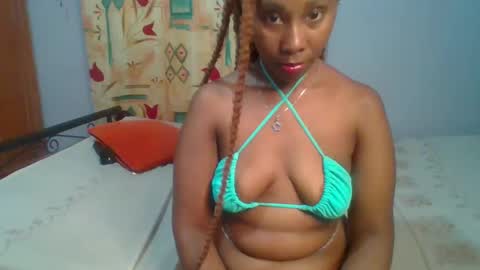 Snapshot of sexie_curvie chatting on February 2025 04:29:01 PM Maggie online show from February 2025 04:29:01 PM