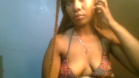 Snapshot of sexie_curvie chatting on February 2025 04:33:02 AM Maggie online show from February 2025 04:33:02 AM