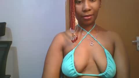 Snapshot of sexie_curvie chatting on February 2025 12:25:02 PM Maggie online show from February 2025 12:25:02 PM