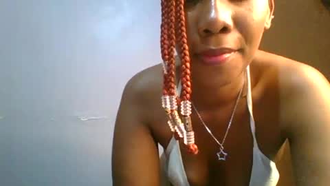 Snapshot of sexie_curvie chatting on February 2025 12:19:01 AM Maggie online show from February 2025 12:19:01 AM