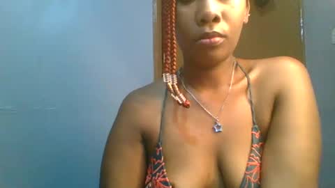 Snapshot of sexie_curvie chatting on February 2025 04:20:01 AM Maggie online show from February 2025 04:20:01 AM