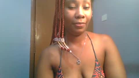 Snapshot of sexie_curvie chatting on February 2025 01:53:02 PM Maggie online show from February 2025 01:53:02 PM
