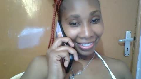 Snapshot of sexie_curvie chatting on February 2025 04:05:01 PM Maggie online show from February 2025 04:05:01 PM