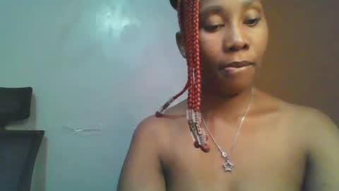 Snapshot of sexie_curvie chatting on February 2025 10:37:02 AM Maggie online show from February 2025 10:37:02 AM
