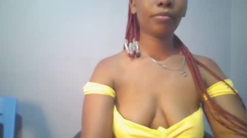 Snapshot of sexie_curvie chatting on March 2025 12:22:02 AM Maggie online show from March 2025 12:22:02 AM