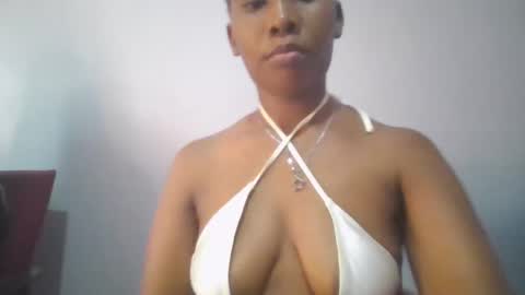 Snapshot of sexie_curvie chatting on March 2025 12:42:02 PM Maggie online show from March 2025 12:42:02 PM