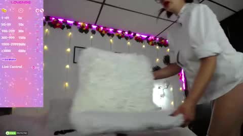 Lili online show from March 2026 06:36:01 PM