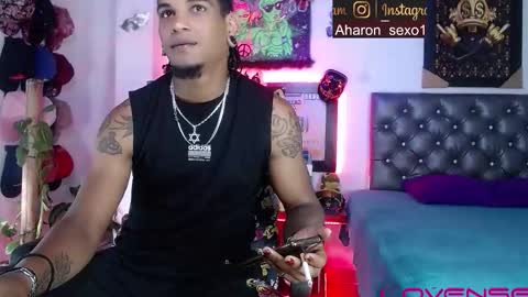 Aharon  ravelo online show from February 2026 06:39:01 PM