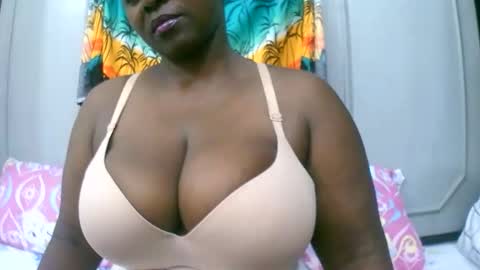 Snapshot of sexxi_ebony chatting on November 2025 12:11:02 AM sexxi_ebony online show from November 2025 12:11:02 AM
