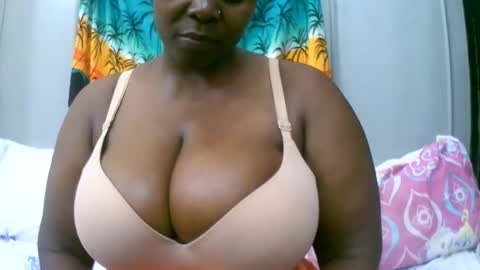 Snapshot of sexxi_ebony chatting on November 2025 08:55:01 AM sexxi_ebony online show from November 2025 08:55:01 AM