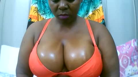 Snapshot of sexxi_ebony chatting on November 2025 05:23:02 AM sexxi_ebony online show from November 2025 05:23:02 AM