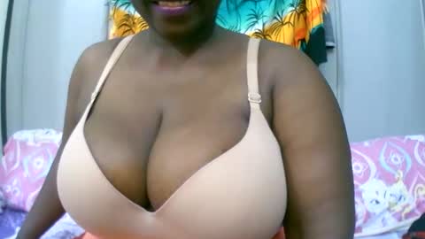 Snapshot of sexxi_ebony chatting on November 2025 07:57:01 PM sexxi_ebony online show from November 2025 07:57:01 PM