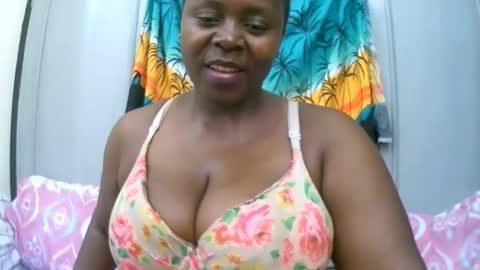 Snapshot of sexxi_ebony chatting on November 2025 08:24:01 AM sexxi_ebony online show from November 2025 08:24:01 AM
