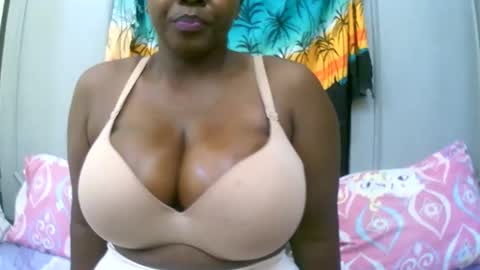 Snapshot of sexxi_ebony chatting on November 2025 02:17:02 PM sexxi_ebony online show from November 2025 02:17:02 PM
