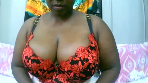 Snapshot of sexxi_ebony chatting on November 2025 11:27:01 PM sexxi_ebony online show from November 2025 11:27:01 PM