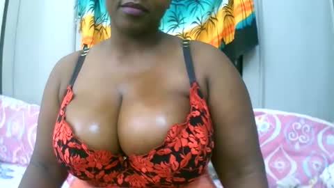 Snapshot of sexxi_ebony chatting on November 2025 04:37:01 AM sexxi_ebony online show from November 2025 04:37:01 AM