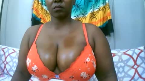 Snapshot of sexxi_ebony chatting on December 2025 01:50:02 PM sexxi_ebony online show from December 2025 01:50:02 PM