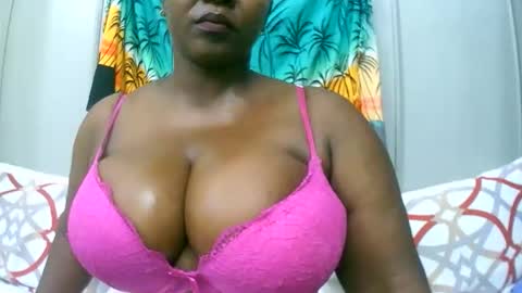 Snapshot of sexxi_ebony chatting on December 2025 04:13:01 PM sexxi_ebony online show from December 2025 04:13:01 PM