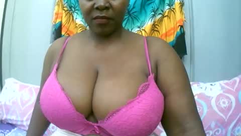 Snapshot of sexxi_ebony chatting on December 2025 01:29:01 PM sexxi_ebony online show from December 2025 01:29:01 PM