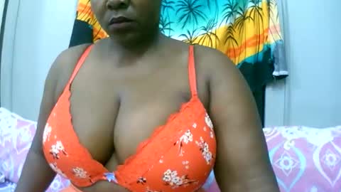 Snapshot of sexxi_ebony chatting on December 2025 03:48:01 AM sexxi_ebony online show from December 2025 03:48:01 AM