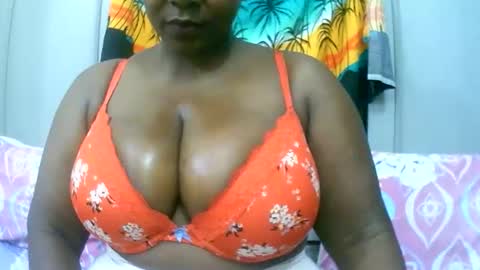 Snapshot of sexxi_ebony chatting on January 2026 04:15:01 AM sexxi_ebony online show from January 2026 04:15:01 AM