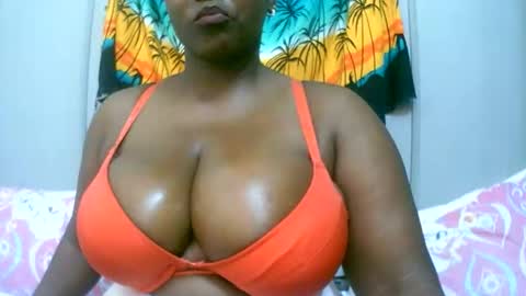 Snapshot of sexxi_ebony chatting on January 2026 06:35:02 PM sexxi_ebony online show from January 2026 06:35:02 PM