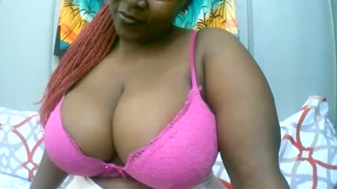 Snapshot of sexxi_ebony chatting on January 2026 06:17:01 AM sexxi_ebony online show from January 2026 06:17:01 AM