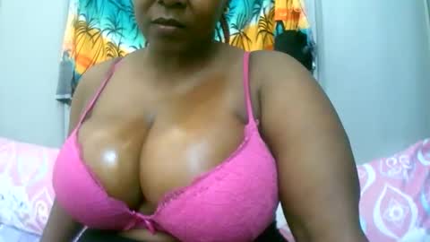 Snapshot of sexxi_ebony chatting on February 2026 08:46:02 AM sexxi_ebony online show from February 2026 08:46:02 AM
