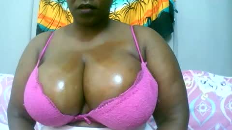 Snapshot of sexxi_ebony chatting on February 2026 03:57:02 AM sexxi_ebony online show from February 2026 03:57:02 AM