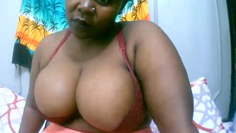 Snapshot of sexxi_ebony chatting on February 2026 03:27:01 AM sexxi_ebony online show from February 2026 03:27:01 AM