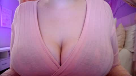 Snapshot of sexxxyprincess chatting on September 2025 03:08:01 AM Princess online show from September 2025 03:08:01 AM