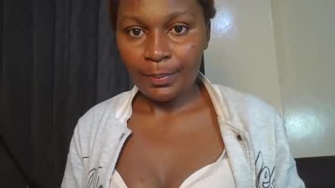 Snapshot of sexxy_amira chatting on December 2025 02:17:02 AM sexxy_amira online show from December 2025 02:17:02 AM