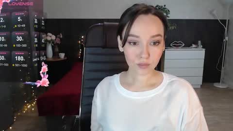 Alexia online show from September 2025 11:00:01 AM