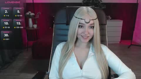 Alexia online show from November 2025 06:30:02 PM