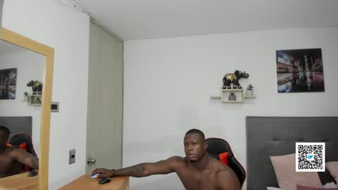 Snapshot of sexy_blackman chatting on February 2025 12:59:01 PM sexy blackman online show from February 2025 12:59:01 PM