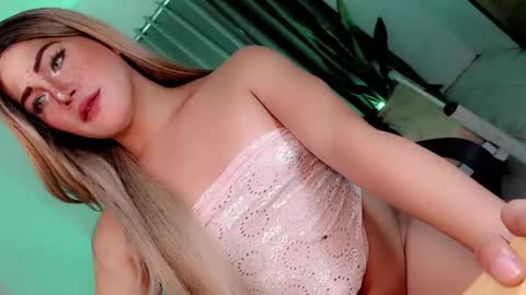 Snapshot of sexy_blaire chatting on February 2026 10:24:02 PM Haley Blaire online show from February 2026 10:24:02 PM