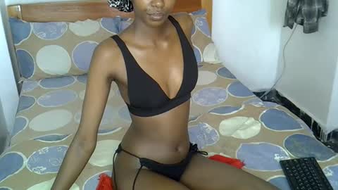 Snapshot of sexy_charliee chatting on February 2026 02:22:02 PM sexy_charliee online show from February 2026 02:22:02 PM