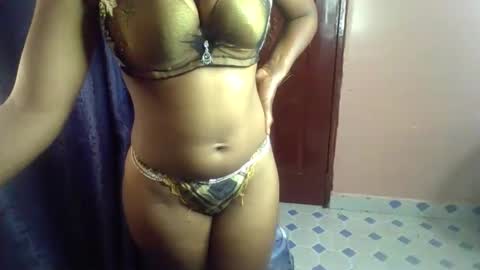 Ellahh online show from November 2025 10:32:01 PM