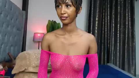 Snapshot of sexy_larisa chatting on December 2025 10:31:01 AM larisa online show from December 2025 10:31:01 AM