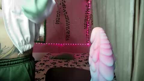 sexy lolas online show from November 2025 07:33:02 AM