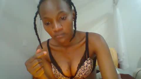 Snapshot of sexy_lucy012 chatting on January 2025 03:19:01 PM sexy_lucy012 online show from January 2025 03:19:01 PM