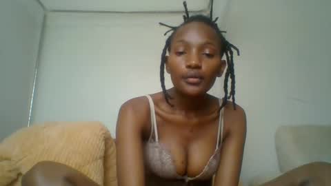 Snapshot of sexy_lucy012 chatting on February 2025 10:05:01 AM sexy_lucy012 online show from February 2025 10:05:01 AM