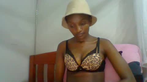 Snapshot of sexy_lucy012 chatting on February 2025 09:56:01 PM sexy_lucy012 online show from February 2025 09:56:01 PM