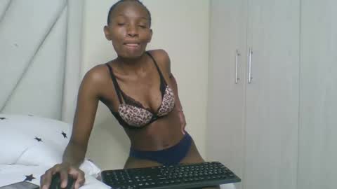 Snapshot of sexy_lucy012 chatting on October 2025 04:11:01 AM sexy_lucy012 online show from October 2025 04:11:01 AM