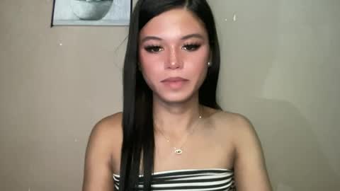 Snapshot of sexy_maevemorexxx chatting on June 2026 12:22:01 PM Nicole online show from June 2026 12:22:01 PM