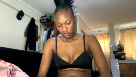 Nyla online show from July 2026 10:22:02 AM