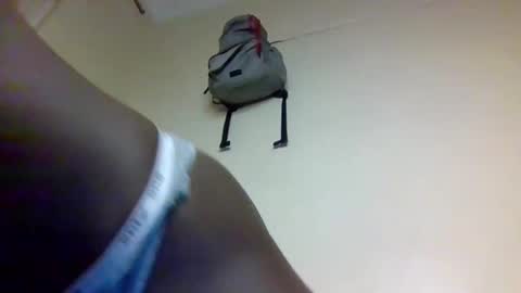 Snapshot of sexy_petittie chatting on October 2025 02:37:02 PM sexy_petittie online show from October 2025 02:37:02 PM